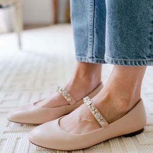 Antonio Melani × Nicola Bathe 'Elizabeth'
Ornament Detail Mary Jane Flat